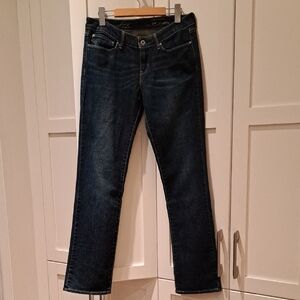 062 - Levi's Dark Blue Straight Leg "DEMI CURVE" Jeans